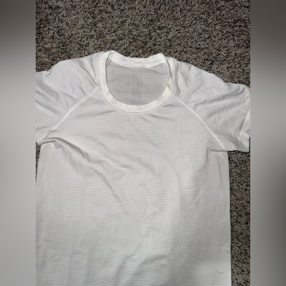 Lululemon Swiftly Tech Short Sleeve 2.0 size 6 - Picture 7 of 9